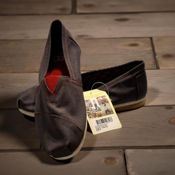 Toms Men Classic Audi Ash New in Box
Size 8 Limited Edition  Gray NWT - Picture 15 of 15